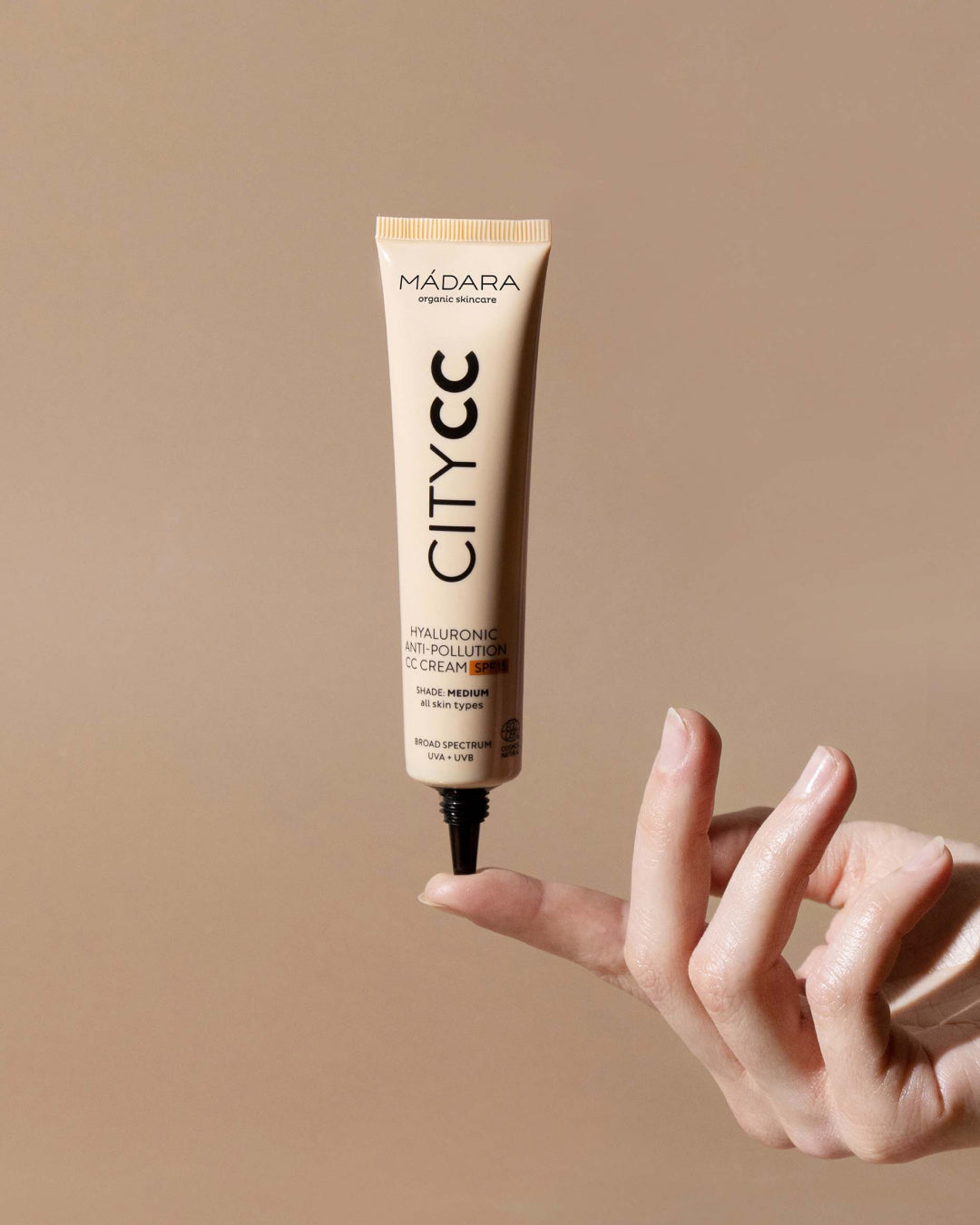 MÁDARA CITY CC Hyaluronsyre Anti-pollution CC Creme SPF15 