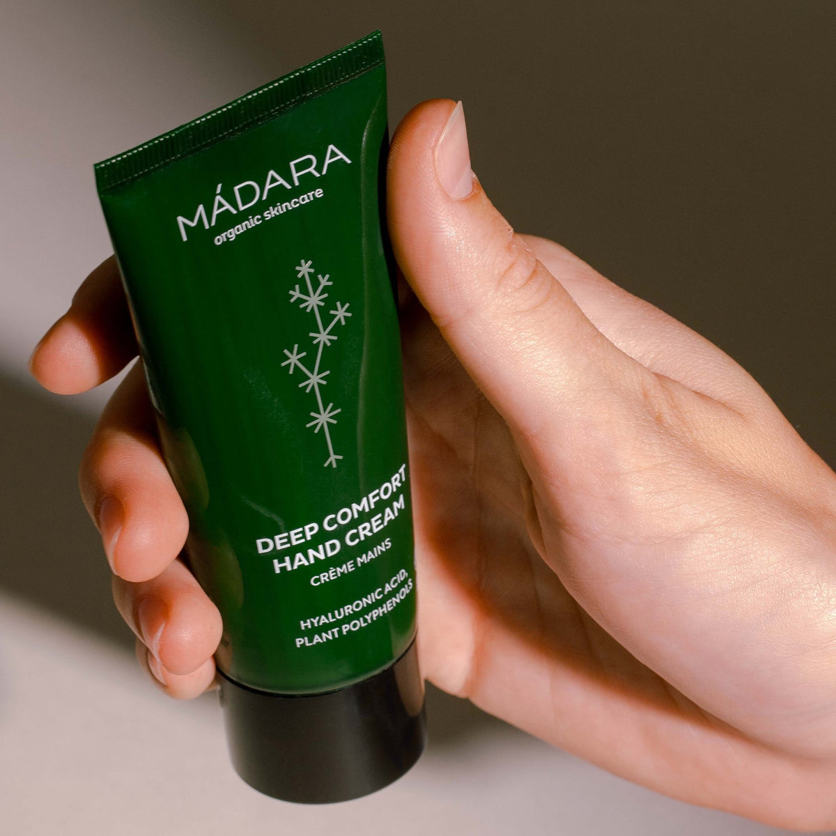 MÁDARA Deep Comfort Håndcreme 60ml – set fra siden 